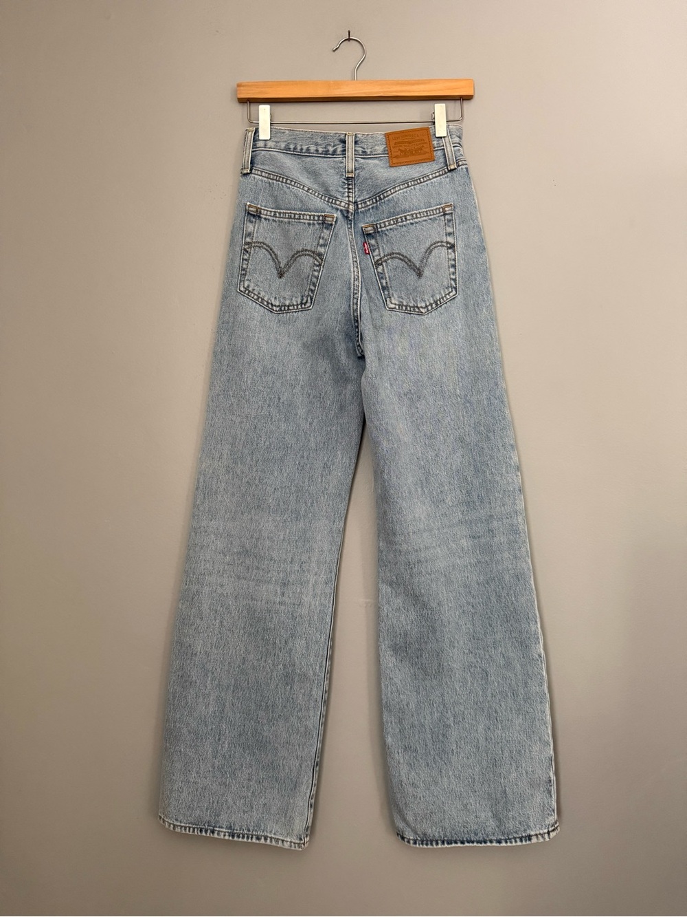 Levi’s Size 25 Ribcage Wide Leg Jeans - Picture 8 of 16